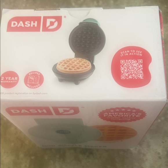 Dash Mini Waffle Maker - Picture 5 of 5